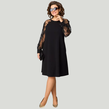 Yvonne | Robe Élégante en Dentelle Noire – Sophistication & Silhouette Sublimée