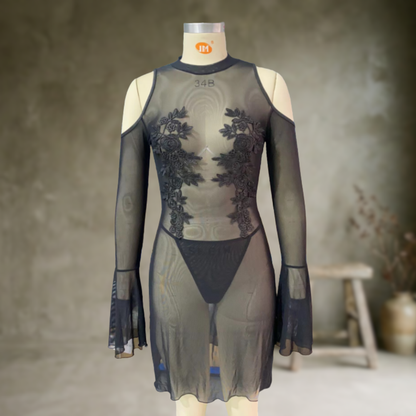 Selene | Robe moulante en tulle brodé
