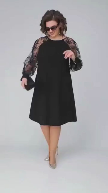 Yvonne | Robe Élégante en Dentelle Noire – Sophistication & Silhouette Sublimée